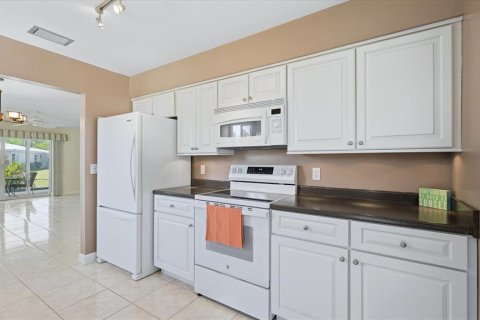House in Nokomis, Florida 2 bedrooms, 103.68 sq.m. № 2095651 - photo 8