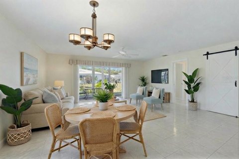 House in Nokomis, Florida 2 bedrooms, 103.68 sq.m. № 2095651 - photo 4