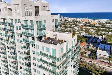 Condo in Miami Beach, Florida, 2 bedrooms  № 2082575 - photo 18