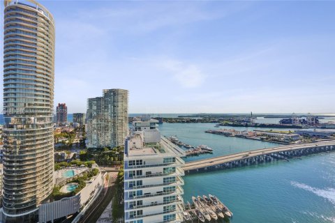 Condo in Miami Beach, Florida, 2 bedrooms  № 2082575 - photo 27