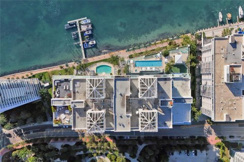 Condo in Miami Beach, Florida, 2 bedrooms  № 2082575 - photo 21