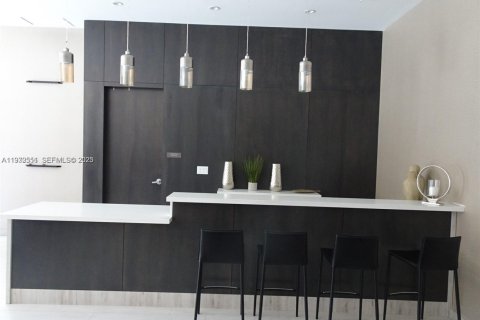 Снять в аренду кондоминиум в Майами, Флорида 1 спальня, 71.16м2, № 1999086 - фото 20