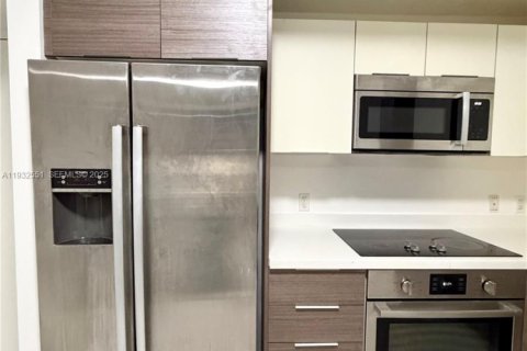 Снять в аренду кондоминиум в Майами, Флорида 1 спальня, 71.16м2, № 1999086 - фото 7