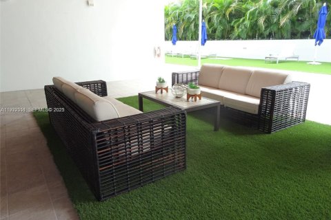 Снять в аренду кондоминиум в Майами, Флорида 1 спальня, 71.16м2, № 1999086 - фото 27