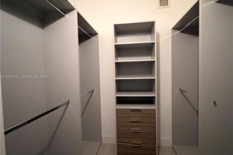 Снять в аренду кондоминиум в Майами, Флорида 1 спальня, 71.16м2, № 1999086 - фото 11