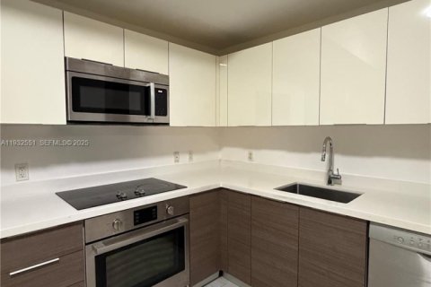 Снять в аренду кондоминиум в Майами, Флорида 1 спальня, 71.16м2, № 1999086 - фото 8