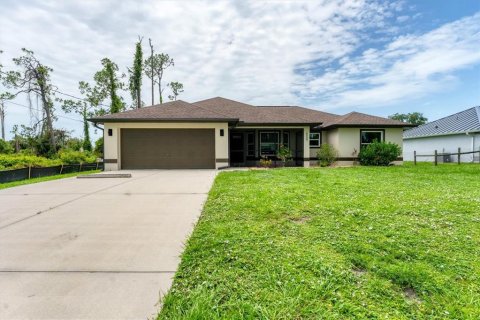 House in North Port, Florida 3 bedrooms, 152.27 sq.m. № 1806933 - photo 1