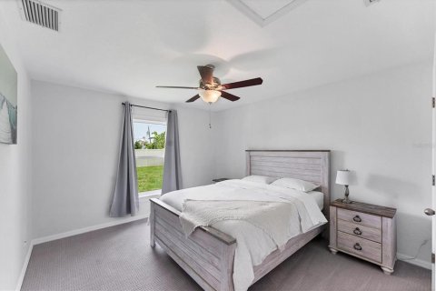House in North Port, Florida 3 bedrooms, 152.27 sq.m. № 1806933 - photo 15