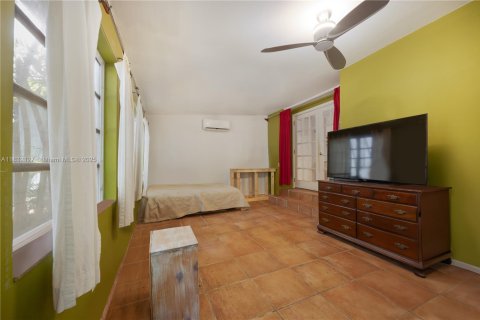 House in Miami, Florida 2 bedrooms, 123.28 sq.m. № 1940638 - photo 8