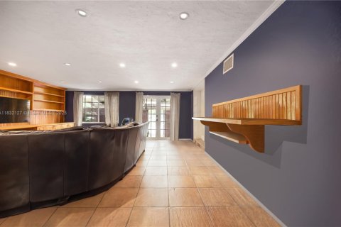 House in Miami, Florida 2 bedrooms, 123.28 sq.m. № 1940638 - photo 4