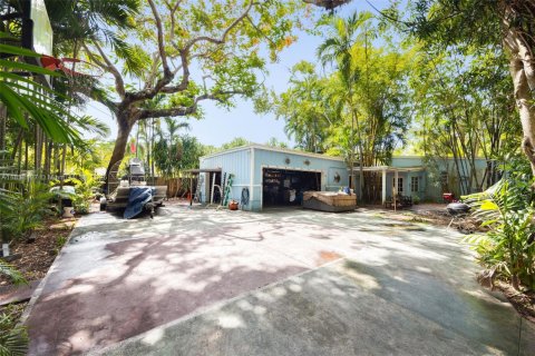 House in Miami, Florida 2 bedrooms, 123.28 sq.m. № 1940638 - photo 13