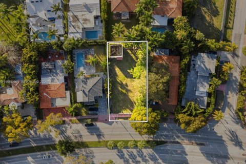 Terreno en venta en Miami Beach, Florida № 2029640 - foto 2