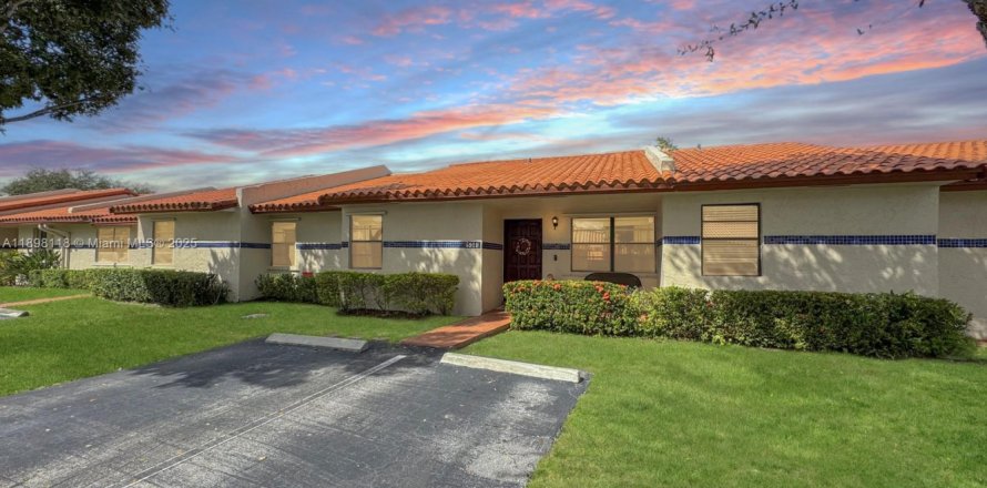 Adosado en Cooper City, Florida 3 dormitorios, 127.93 m2 № 1951771