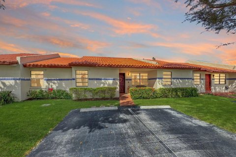 Adosado en venta en Cooper City, Florida, 3 dormitorios, 127.93 m2 № 1951771 - foto 2