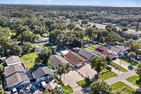 House in Tampa, Florida 4 bedrooms, 261.98 sq.m. № 2416814 - photo 4