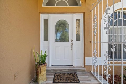 House in Tampa, Florida 4 bedrooms, 261.98 sq.m. № 2416814 - photo 9