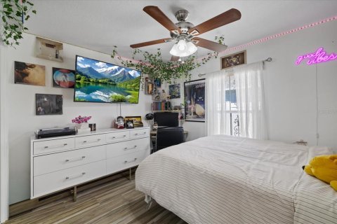 House in Tampa, Florida 4 bedrooms, 261.98 sq.m. № 2416814 - photo 26