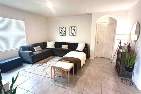 Casa en alquiler en Palm Bay, Florida, 4 dormitorios, 170.01 m2 № 1911884 - foto 7