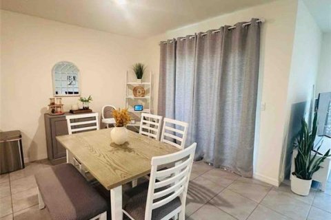 Casa en alquiler en Palm Bay, Florida, 4 dormitorios, 170.01 m2 № 1911884 - foto 8