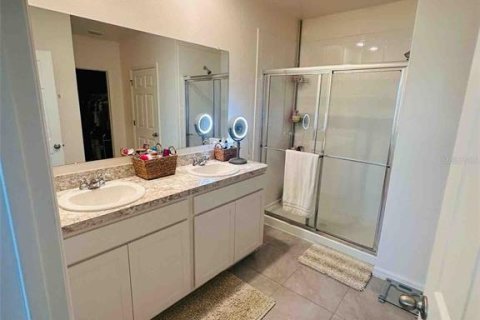 Casa en alquiler en Palm Bay, Florida, 4 dormitorios, 170.01 m2 № 1911884 - foto 3