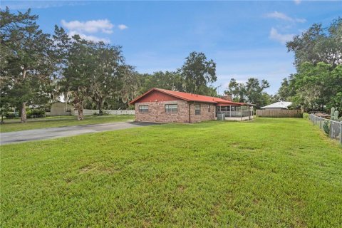 House in Lake Panasoffkee, Florida 2 bedrooms, 135.92 sq.m. № 1810546 - photo 27