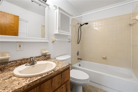 House in Lake Panasoffkee, Florida 2 bedrooms, 135.92 sq.m. № 1810546 - photo 25