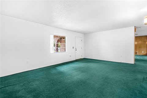 House in Lake Panasoffkee, Florida 2 bedrooms, 135.92 sq.m. № 1810546 - photo 9