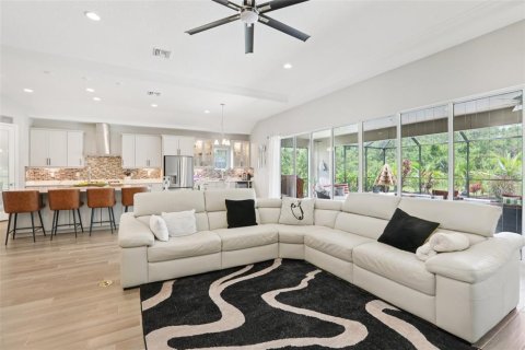 House in Apollo Beach, Florida 5 bedrooms, 298.87 sq.m. № 1826123 - photo 10