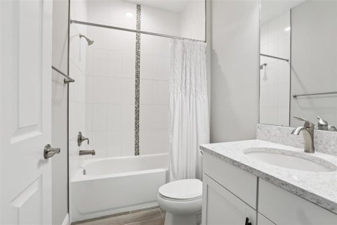House in Apollo Beach, Florida 5 bedrooms, 298.87 sq.m. № 1826123 - photo 23