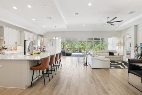 House in Apollo Beach, Florida 5 bedrooms, 298.87 sq.m. № 1826123 - photo 8