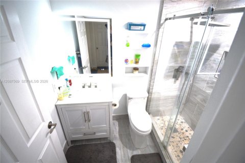 Villa ou maison à louer à Doral, Floride: 4 chambres, 195.56 m2 № 2393059 - photo 22