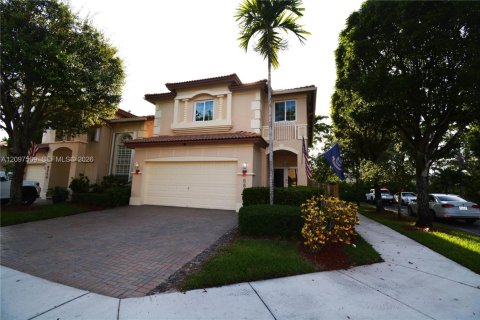 Villa ou maison à Doral, Floride 4 chambres, 195.56 m2 № 2393059