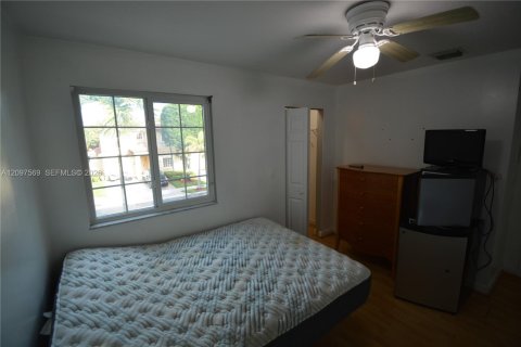 Villa ou maison à louer à Doral, Floride: 4 chambres, 195.56 m2 № 2393059 - photo 23