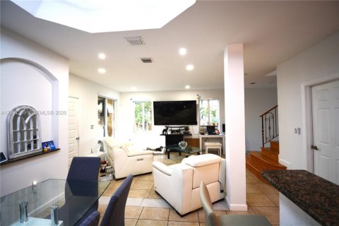 Villa ou maison à louer à Doral, Floride: 4 chambres, 195.56 m2 № 2393059 - photo 7