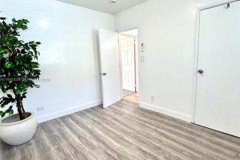 Casa en alquiler en Miami, Florida, 2 dormitorios, 133.78 m2 № 2054860 - foto 6