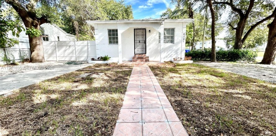Casa en Miami, Florida 2 dormitorios, 133.78 m2 № 2054860