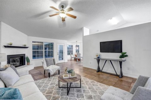 House in Palm Coast, Florida 4 bedrooms, 214.33 sq.m. № 1914277 - photo 2