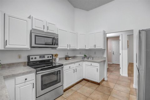 House in Palm Coast, Florida 4 bedrooms, 214.33 sq.m. № 1914277 - photo 10