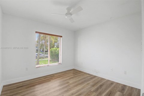 Снять в аренду виллу или дом в Катлер-Бей, Флорида 4 спальни, 188.68м2, № 2045221 - фото 12