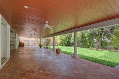 Снять в аренду виллу или дом в Катлер-Бей, Флорида 4 спальни, 188.68м2, № 2045221 - фото 18