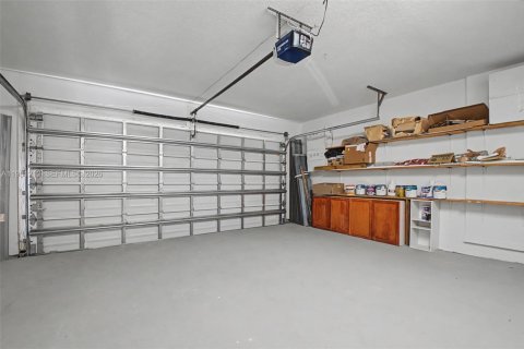 Снять в аренду виллу или дом в Катлер-Бей, Флорида 4 спальни, 188.68м2, № 2045221 - фото 17