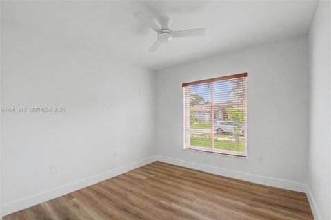 Снять в аренду виллу или дом в Катлер-Бей, Флорида 4 спальни, 188.68м2, № 2045221 - фото 13