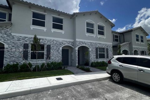 Adosado en alquiler en Florida City, Florida, 3 dormitorios № 1938703 - foto 2
