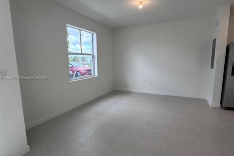 Adosado en alquiler en Florida City, Florida, 3 dormitorios № 1938703 - foto 23
