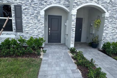 Adosado en alquiler en Florida City, Florida, 3 dormitorios № 1938703 - foto 9