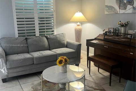 Villa ou maison à vendre à St. Lucie, Floride: 3 chambres, 205.31 m2 № 1959919 - photo 2