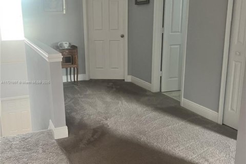 Villa ou maison à vendre à St. Lucie, Floride: 3 chambres, 205.31 m2 № 1959919 - photo 19