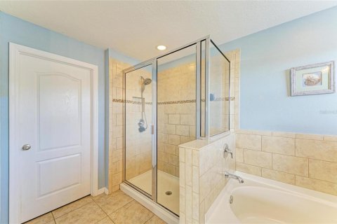 House in Bradenton, Florida 4 bedrooms, 221.76 sq.m. № 1654006 - photo 18