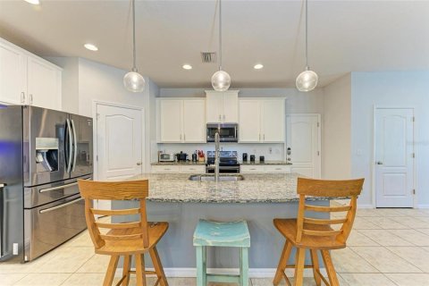 House in Bradenton, Florida 4 bedrooms, 221.76 sq.m. № 1654006 - photo 8