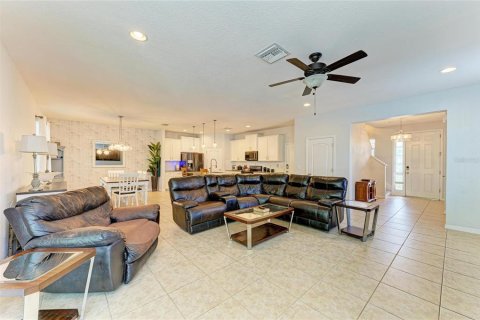 House in Bradenton, Florida 4 bedrooms, 221.76 sq.m. № 1654006 - photo 4